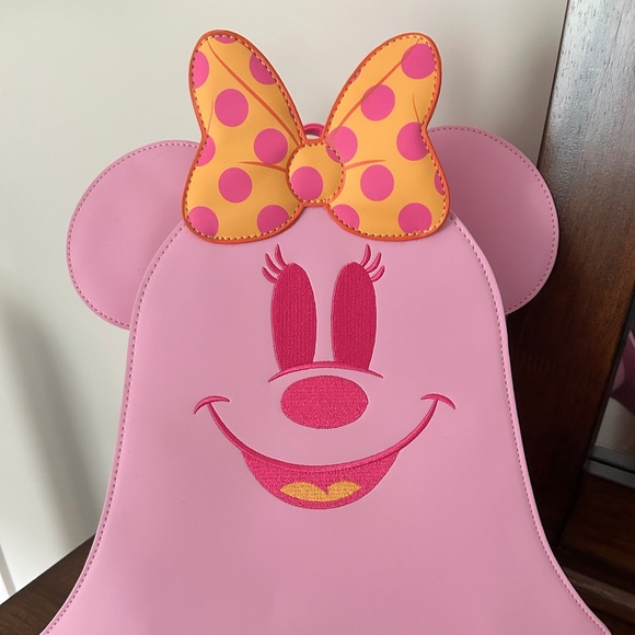 Loungefly Handbags - NWT Loungefly Glow In The Dark Minnie Mouse Bag